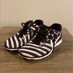 Nike free run flynit black and white 9.5 W